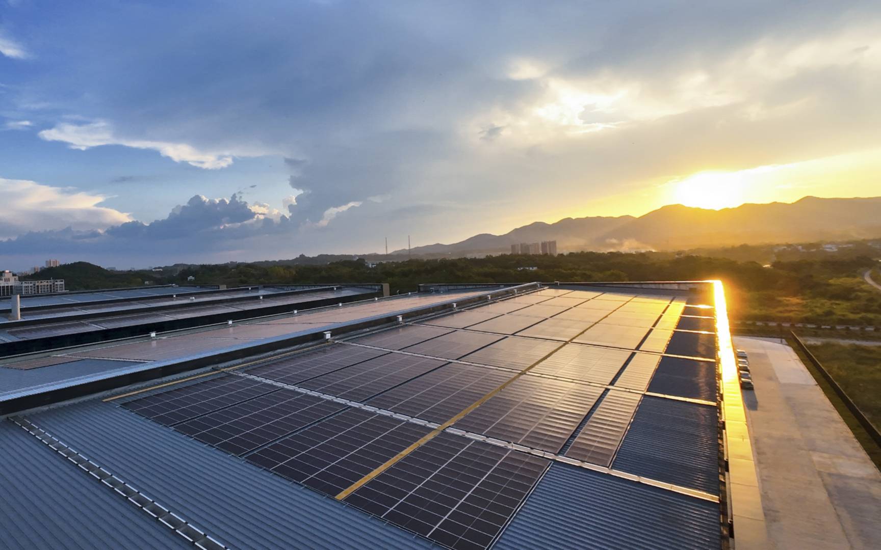 方大集團(tuán)分布式光伏項(xiàng)目雙地落地，屋頂之上點(diǎn)亮綠色未來